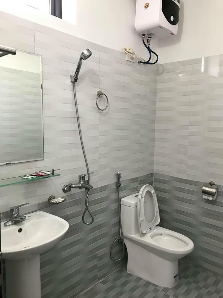 Nha Nghi Manh Binh Bed & Breakfast Hai Phong Bagian luar foto